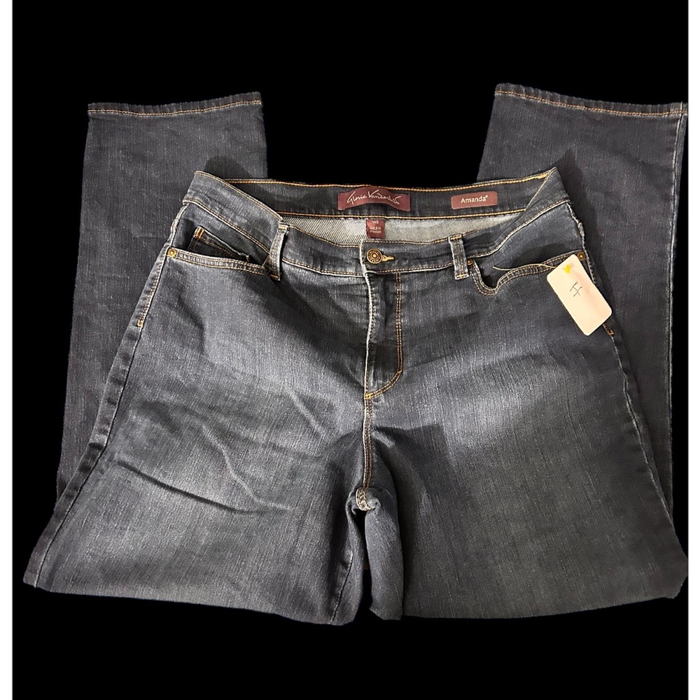 Gloria Vanderbilt size 14, short Amanda jeans